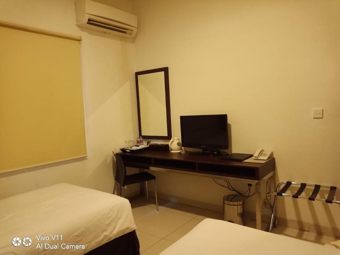 Ayla City Hotel Sorong Eksteriør billede