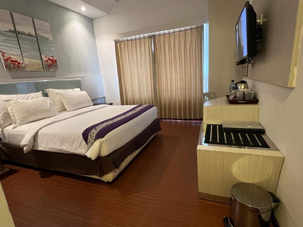 Ayla City Hotel Sorong Eksteriør billede