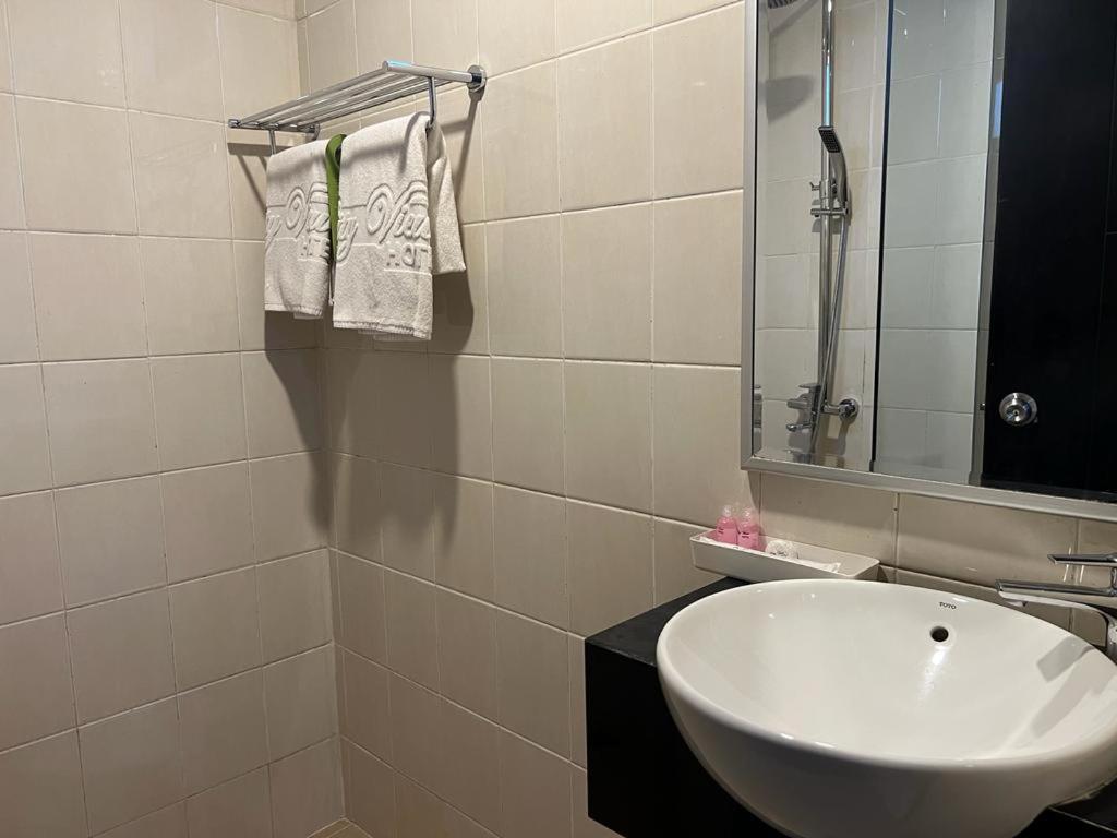 Ayla City Hotel Sorong Eksteriør billede